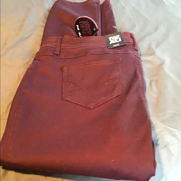 Roz & Ali Denim - NWT Roz & Ali skinny pants 16P